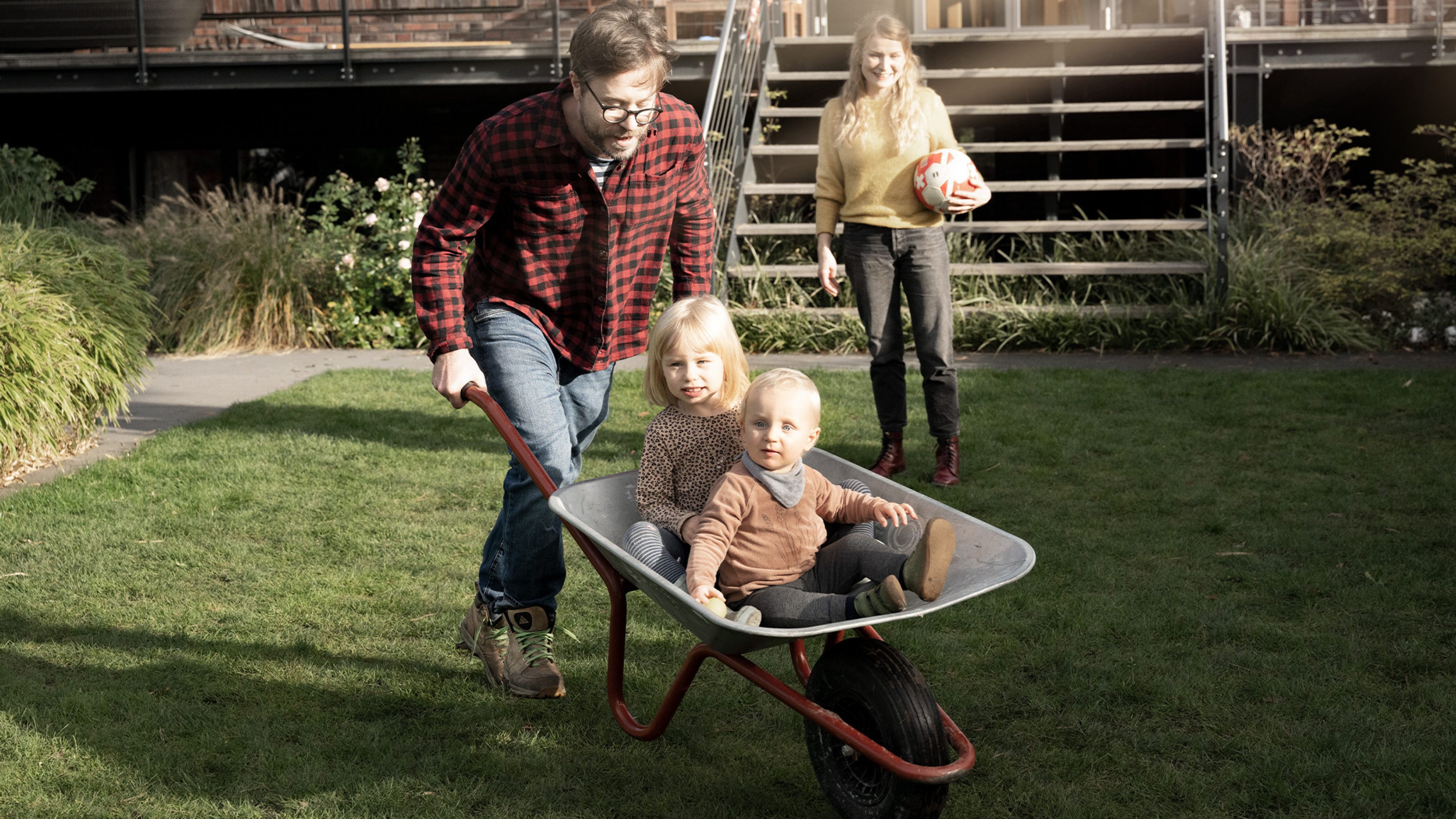 Familie im Garten